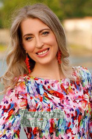 180409 - Victoria Age: 53 - Ukraine