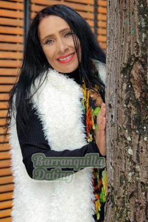 181317 - Adriana Age: 58 - USA