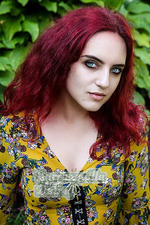 182498 - Ekaterina Age: 30 - Russia