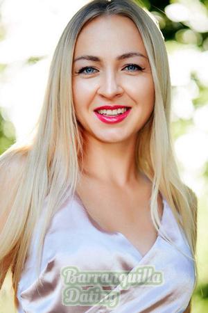 203067 - Elena Age: 31 - Ukraine