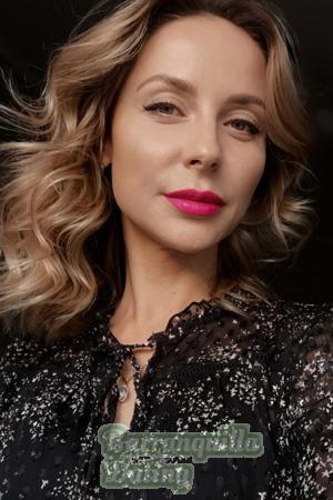 203964 - Ekaterina Age: 40 - Russia