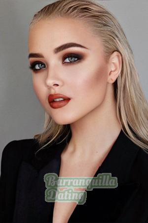 205352 - Diana Age: 19 - Russia