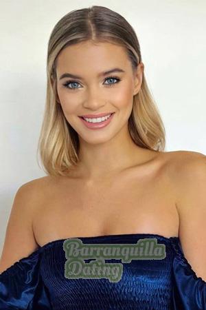 207374 - Lilia Age: 25 - Russia