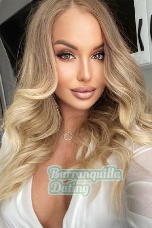 208231 - Viktoriya Age: 26 - Russia