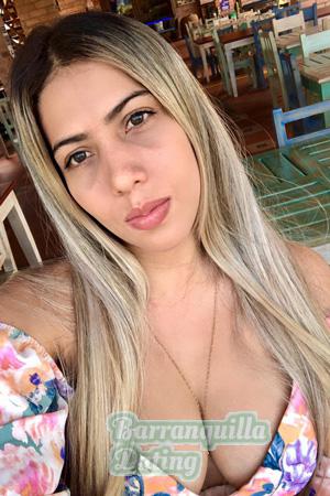 212151 - Monica Age: 32 - Colombia