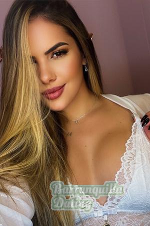 215662 - Larissa Age: 26 - Brazil
