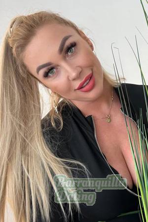 223104 - Viktoriia Age: 41 - Ukraine