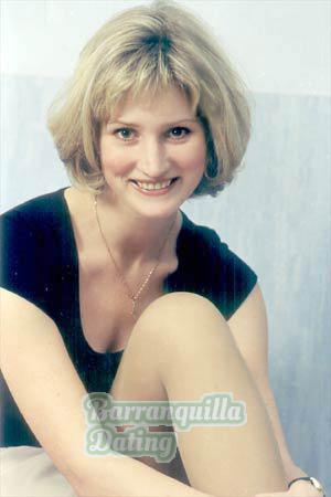 62770 - Elena Age: 34 - Russia