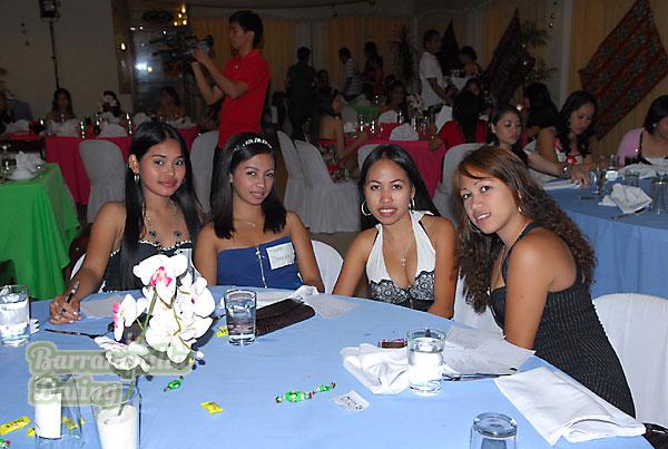 young-filipino-women-103